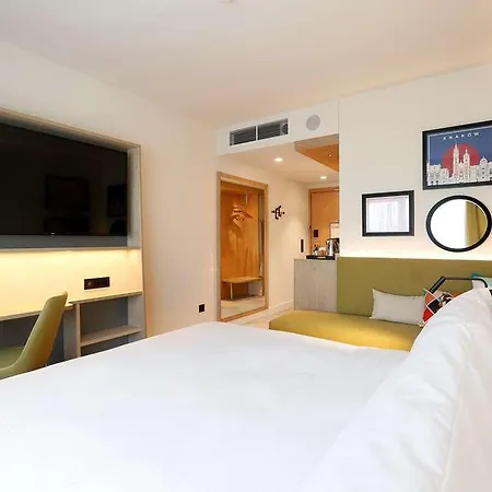 Hampton By Hilton Krakow Airport Hotel 3*